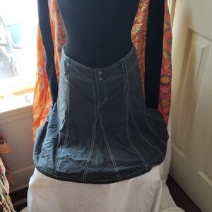 Athleta Gray Skirt with White Accents Sport It Up! Shorts Built In- Rapid Drying